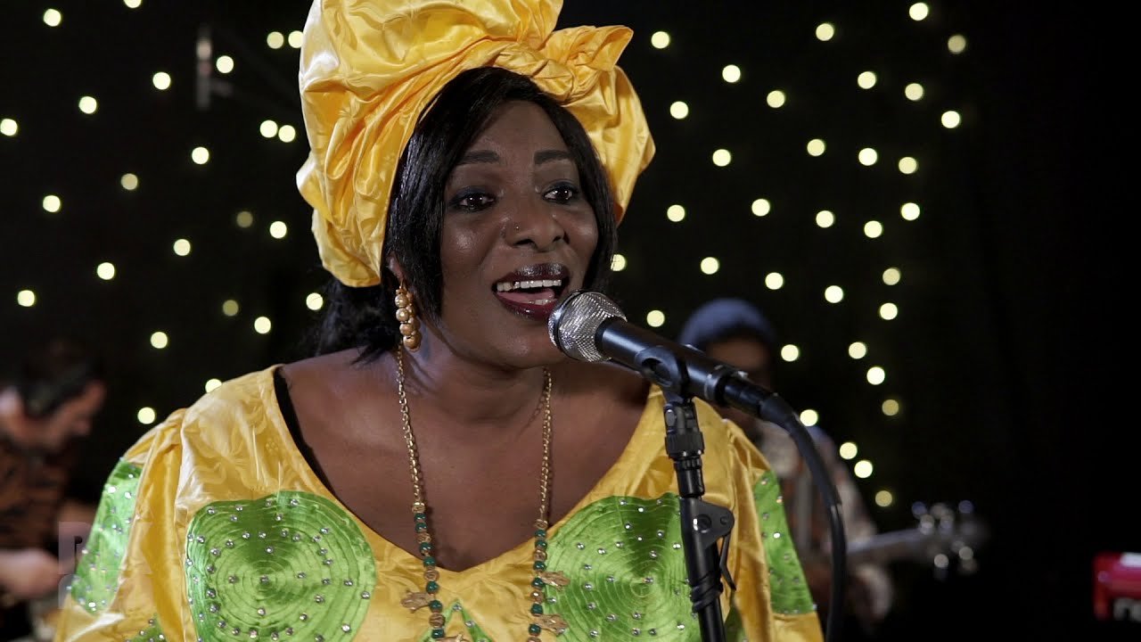 Le retour de Fanta Soundioulou Cissokho reporté à une date ultérieure : Les Griots du Temps poursuivent les répétitions